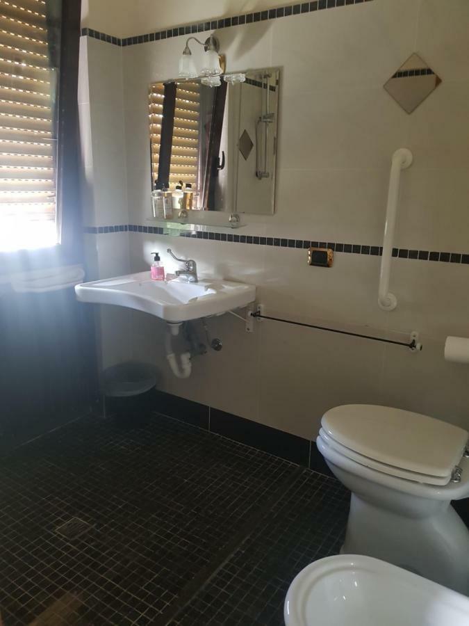 B&B Del Lago Ispra Bagian luar foto
